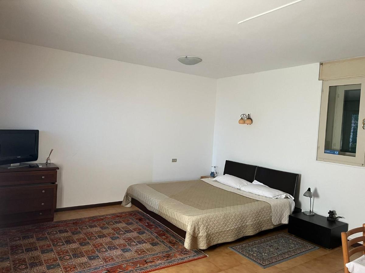Casina Apartment Беладжо Екстериор снимка